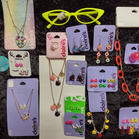 Lot Claires Cute Unicorn Llama Donut Emoji Cat Novelty Earrings & Jewelry Gifts - Picture 1 of 16